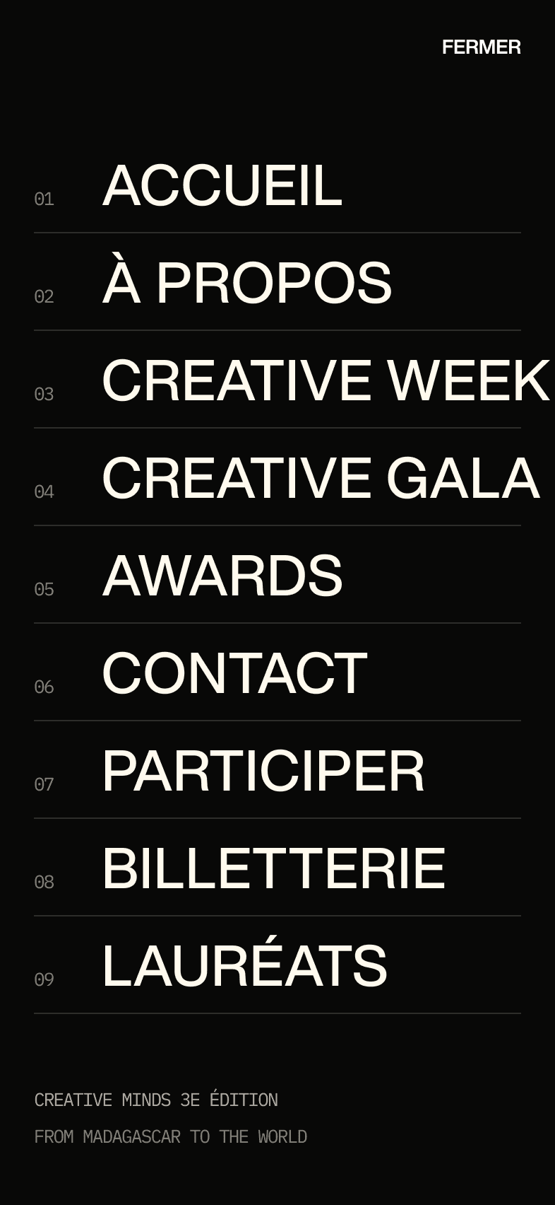 Menu mobile ouvert sur fond noir : neuf entrées numérotées, Accueil, À propos, Creative Week, Creative Gala, Awards, Contact, Participer, Billetterie, Lauréats, et un bouton « Fermer ».